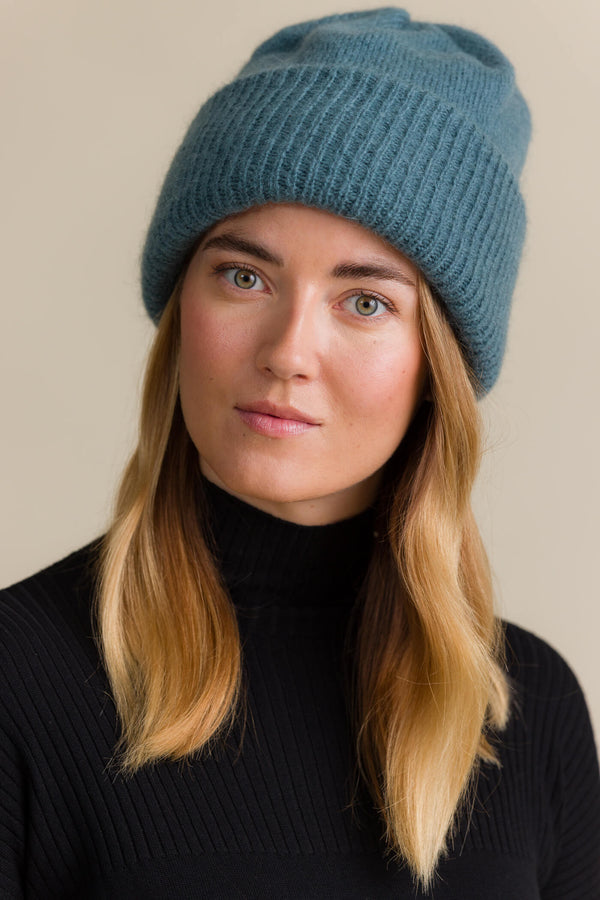 EMMI Mohair Rib Beanie stormy green