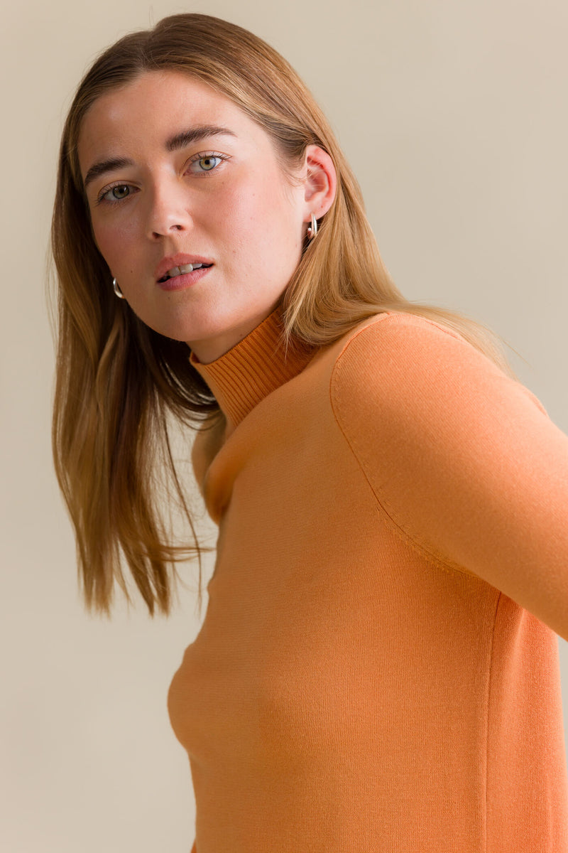 maxine jumper kumquat side