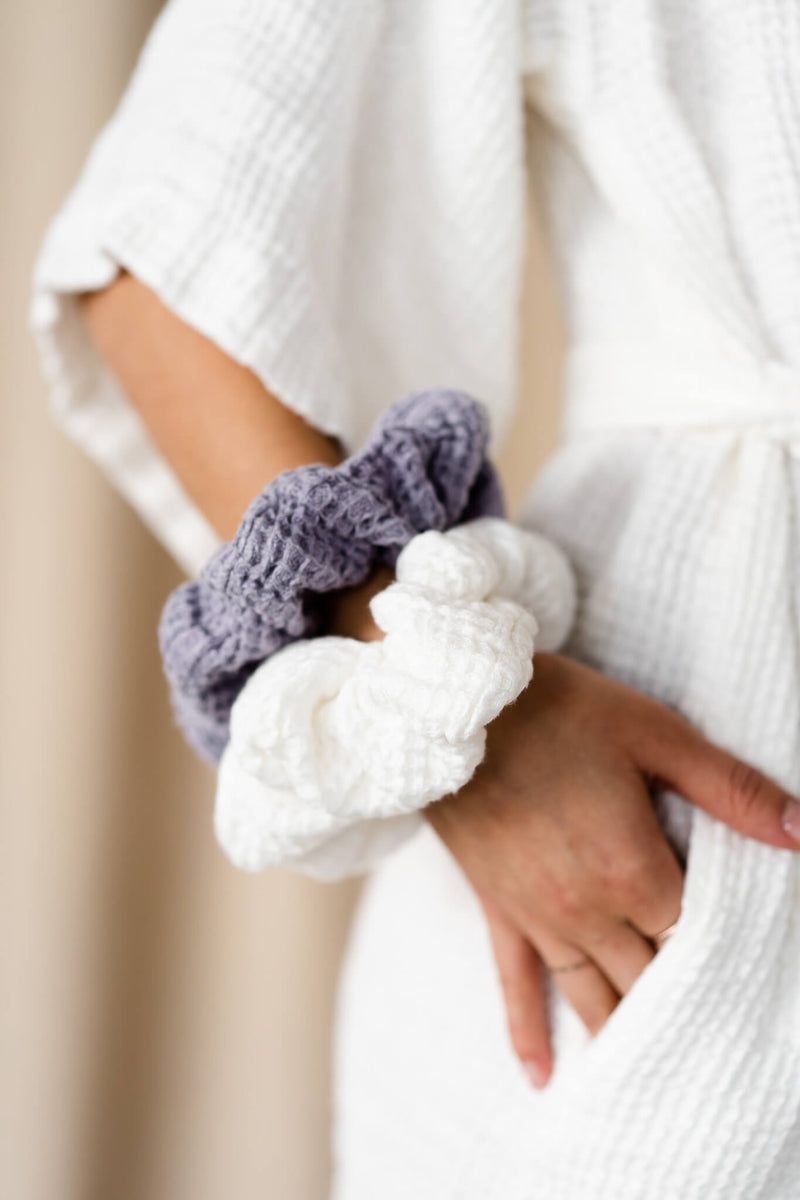 EM Waffle Scrunchie lavender and soft white