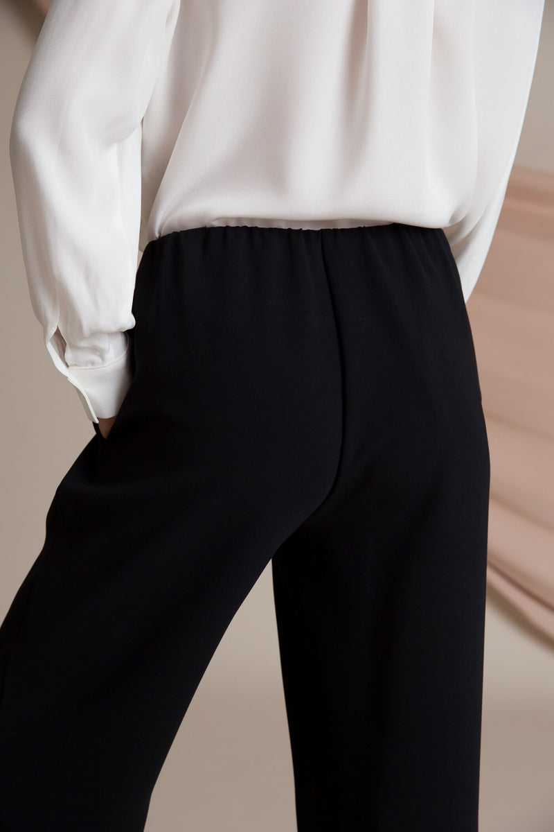 Keira loose fit trousers black behind