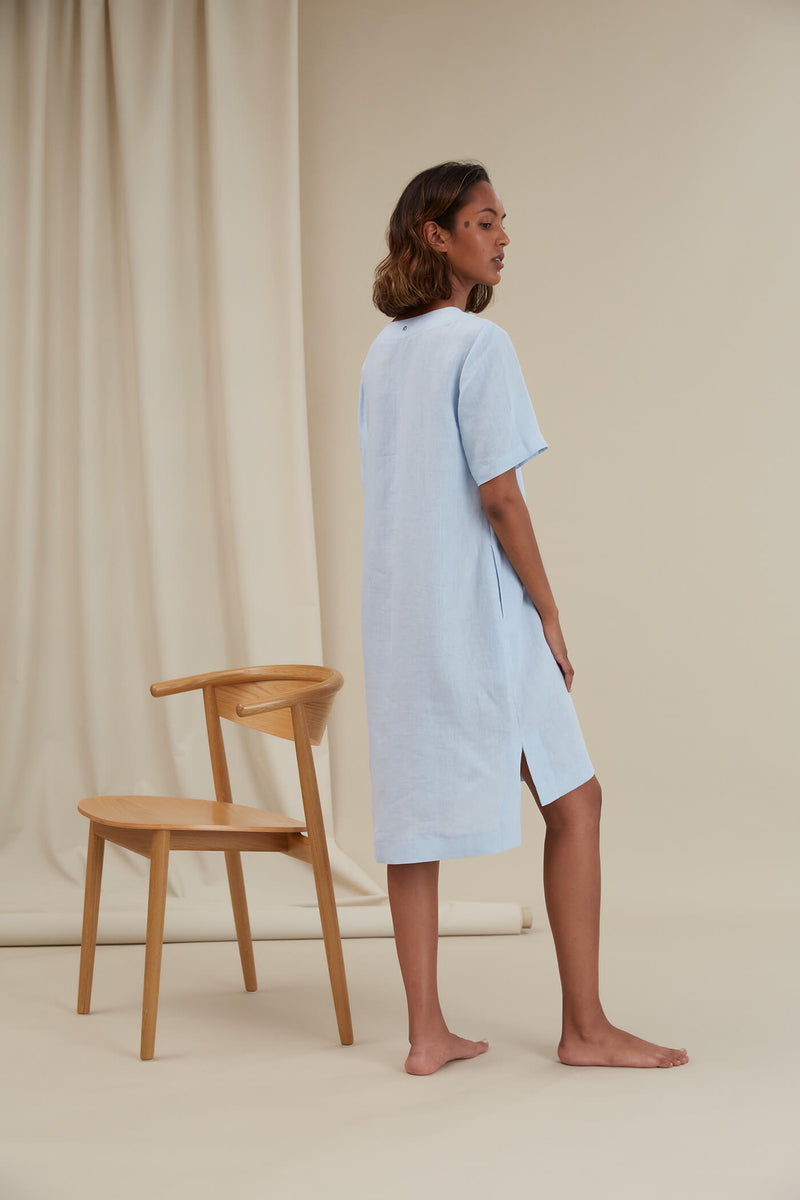 SHEENA Linen Dress light blue behind