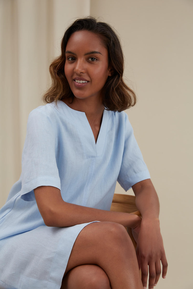 SHEENA Linen Dress light blue close up
