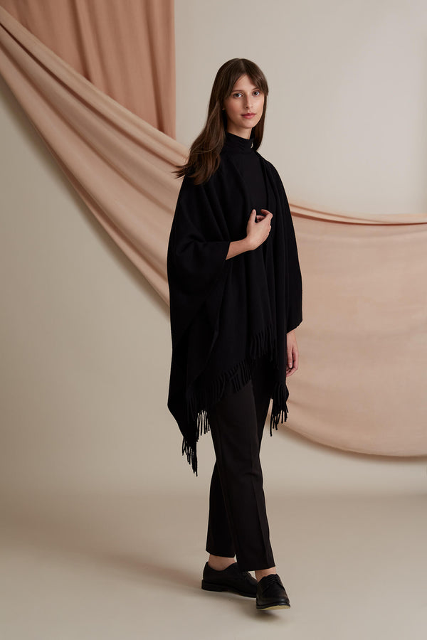 Voglia Clarissa wool cashmere poncho blackest
